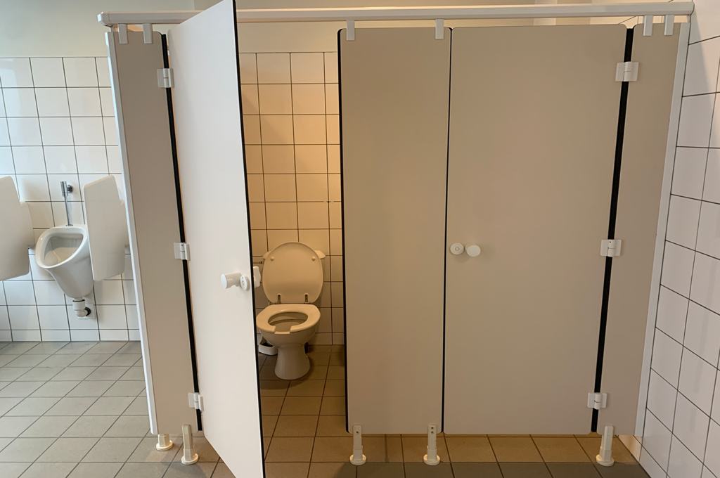 Wereld Toilet Dag: het belang van schone en veilige toiletten op school -door Wout Hion
