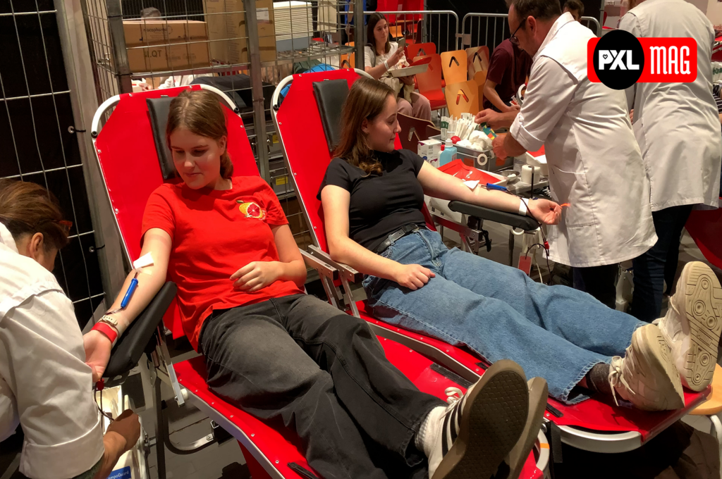 KIJK – Bloedserieus Leuven: studenten doneren massaal bloed – door Wout Hion