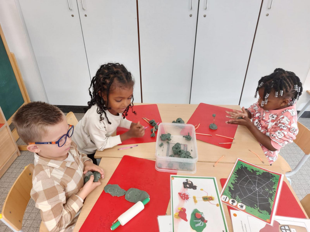 PXL en KU Leuven werken mee aan IELS-onderzoek: “Kleuterschool is meer dan billen van kinderen afvegen – door Pauline Brabants