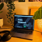 Waarom we zo graag onze Spotify Wrapped delen: “Het is de digitale versie van een T-shirt van je favoriete band dragen” – door Jill Swinnen