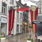 KIJK – Maastrichterstraat tijdelijk omgetoverd tot Sinterklaasstraat – door Pauline Brabants