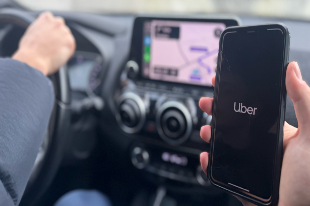 Tieners kunnen nu zelf een taxi boeken met Uber Teens – door Wout Hion