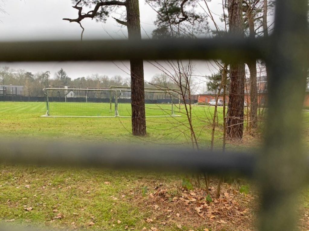 Younited-voetbalproject motiveert, begeleidt en brengt kwetsbare jongeren samen – door Pauline Brabants