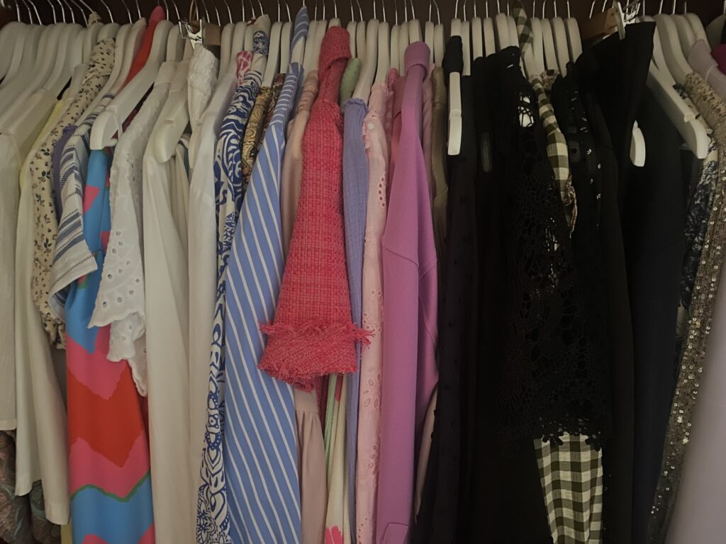 No Buy 2025: “Kleding kopen om maar één keer te dragen? Daar doe ik niet aan mee” – door Pauline Brabants