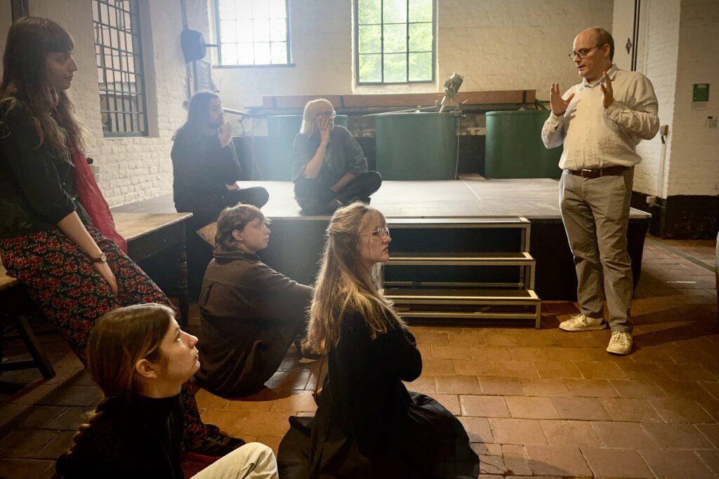 MAD-studenten op smaakvolle ontdekkingstocht in Jenevermuseum – door Paulien Van Lommel