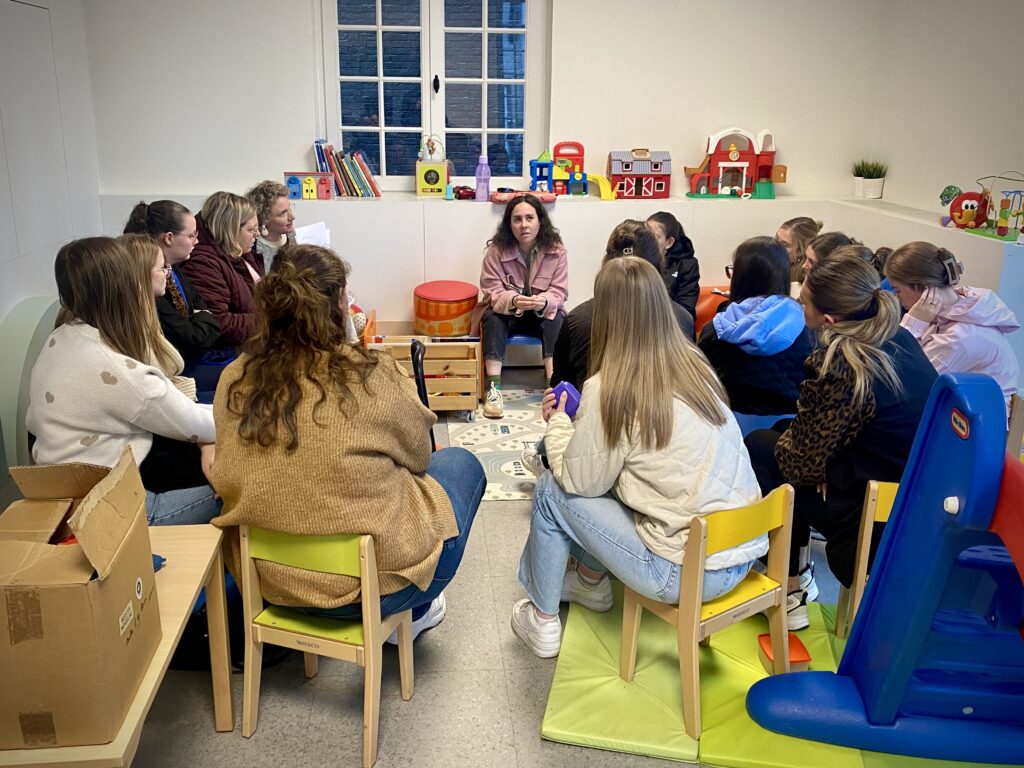 Eerstejaarsstudenten kleuteronderwijs bezoeken het Huis van het Kind in Hasselt – door Pieter Bollengier en Seppe Asnong