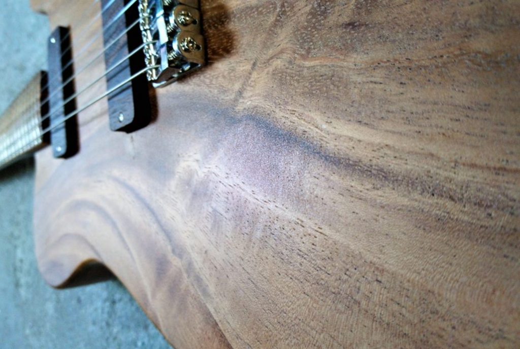 Gitaarbouwer Pim Raaijmakers vertelt waarom zijn gitaren zo bijzonder zijn