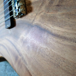 Gitaarbouwer Pim Raaijmakers vertelt waarom zijn gitaren zo bijzonder zijn