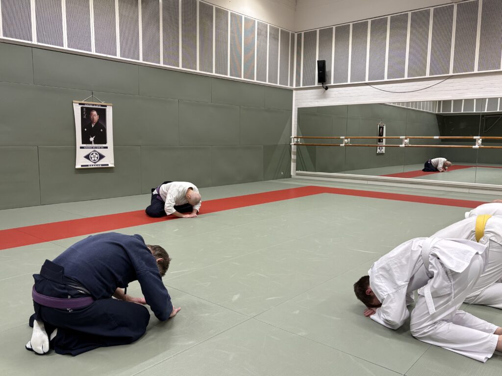 Culturele aspecten, normen en waarden binnen de Japanse krijgskunst (budō): ‘Wat er ook aan de hand is in mijn leven, zodra ik afgroet en de mat op stap, kom ik tot rust’